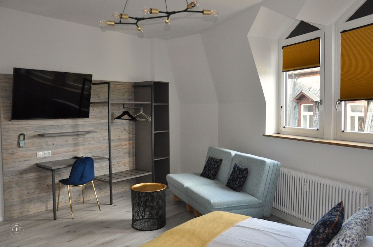 City Hotel Bamberg - Cormfort Doppelzimmr mit Schreibtisch und Sitzgelegenheit